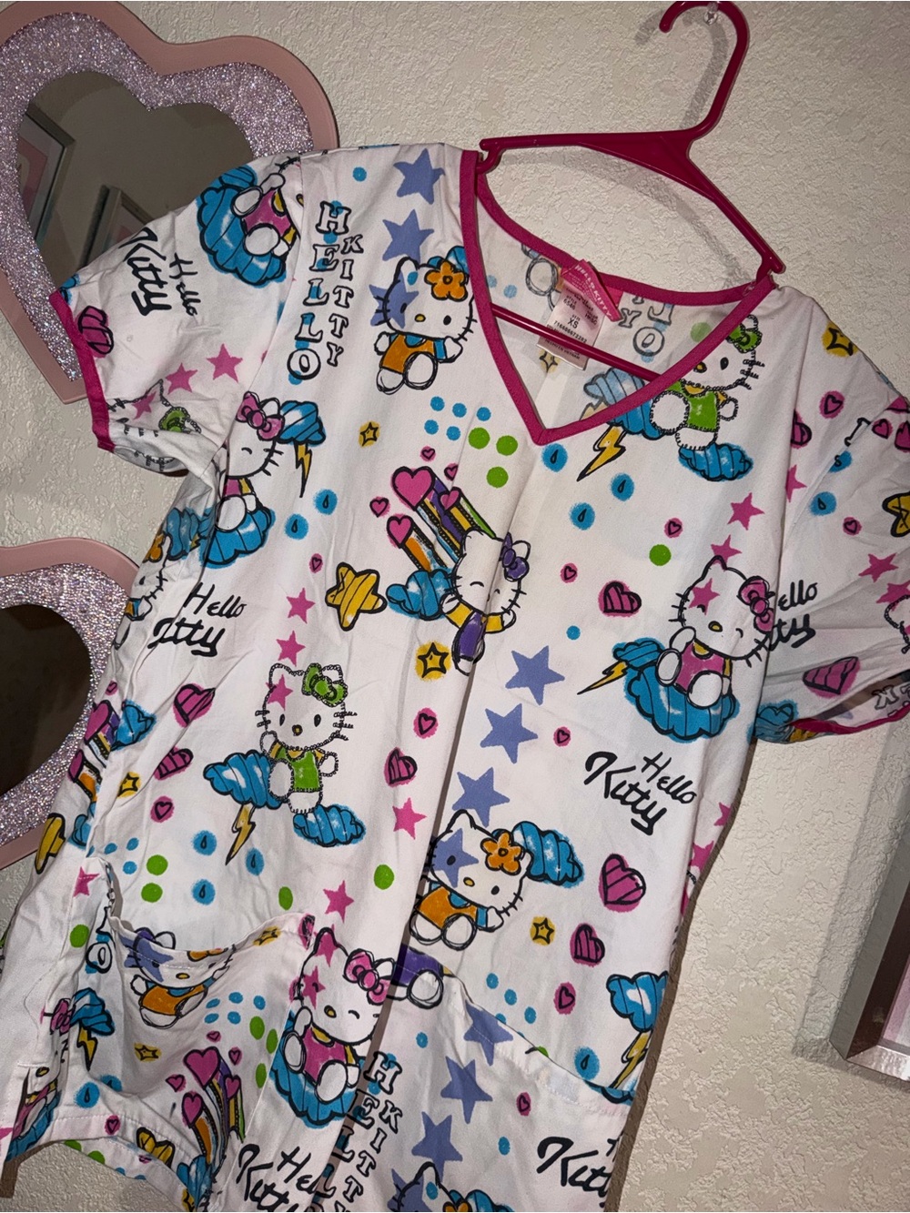 Hello Kitty White Multi-Color scrub - Picture 2 of 4